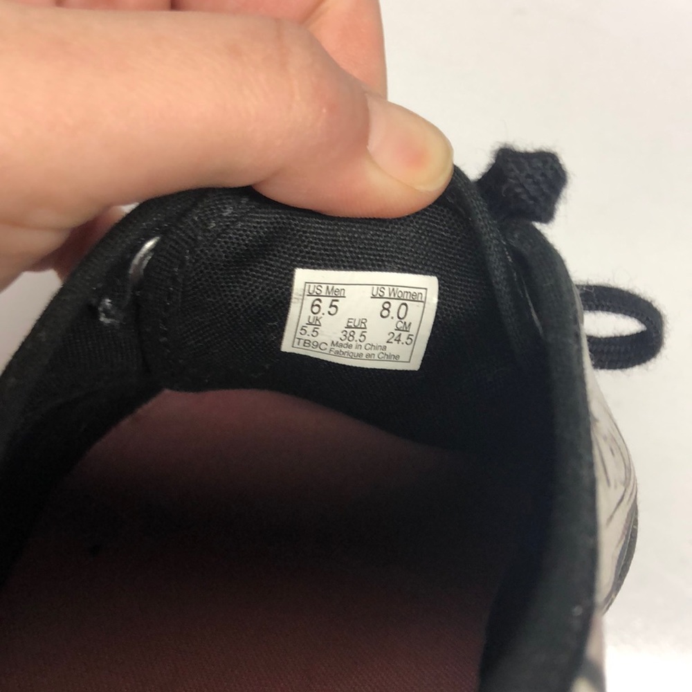 Vans - Picture 3 of 3